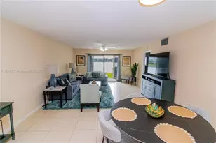 13100 SW 11th Ct, Pembroke Pines, FL 33027 - Photo 13