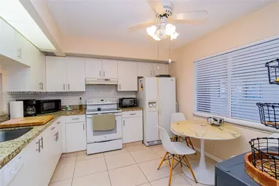 13100 SW 11th Ct #107C, Pembroke Pines, FL 33027 - Photo 5