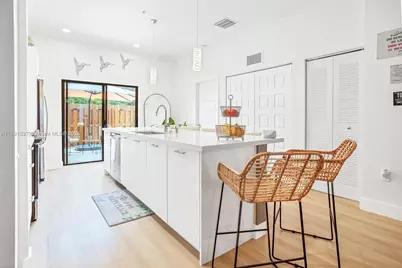 8055 NW 104th Ave #2, Doral, FL 33178 - Photo 7