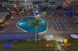 330 SE 2nd St, Hallandale Beach, FL 33009 - Photo 9