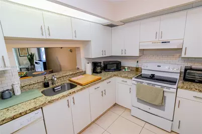 13100 SW 11th Ct #107C, Pembroke Pines, FL 33027 - Photo 7