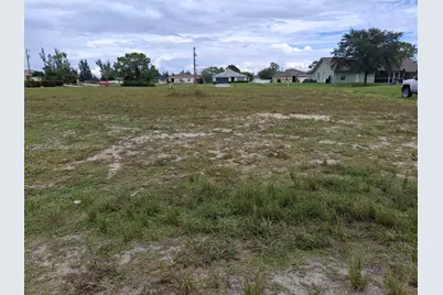 2127 NE 34th Ter, Cape Coral, FL 33909 - Photo 5