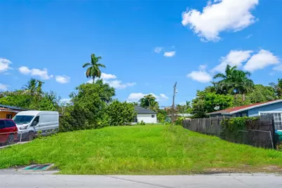 1453 NE 117th St, Miami, FL 33161 - Photo 1