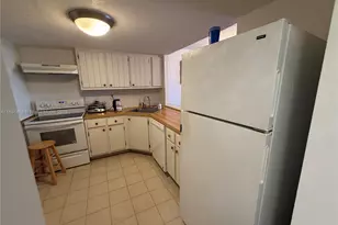 2780 NE 183rd St, Aventura, FL 33160 - Photo 9