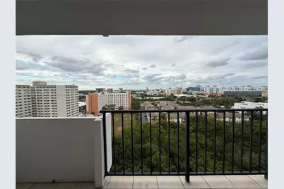 2780 NE 183rd St #1415, Aventura, FL 33160 - Photo 25