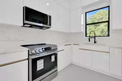 310 Lenz Ave S, Other City - In The State Of Florida, FL 33974 - Photo 37