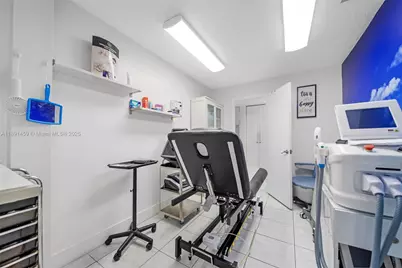 2945 SW 8th St, Miami, FL 33135 - Photo 9