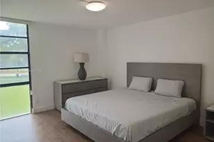 20400 W Country Club Dr, Aventura, FL 33180 - Photo 13