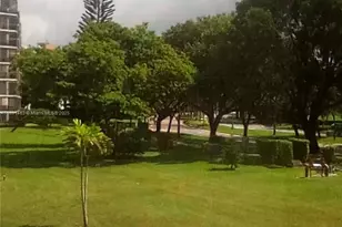 20400 W Country Club Dr, Aventura, FL 33180 - Photo 5