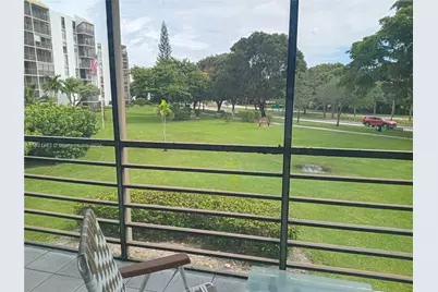 20400 W Country Club Dr #209, Aventura, FL 33180 - Photo 9