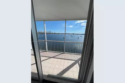 2910 Point East Dr #M601, Aventura, FL 33160 - Photo 29