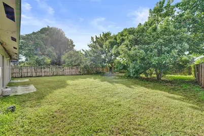 4130 SW 26th St, West Park, FL 33023 - Photo 5