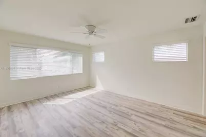 2881 NE 32nd St #221, Fort Lauderdale, FL 33306 - Photo 9