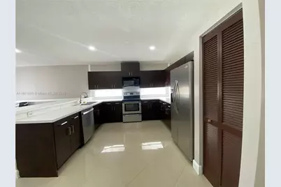 405 SW 183rd Way, Pembroke Pines, FL 33029 - Photo 7