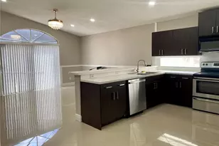 405 SW 183rd Way, Pembroke Pines, FL 33029 - Photo 5