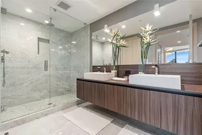 1000 Brickell Plz #3401, Miami, FL 33131 - Photo 25