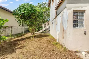 2100 SW 25th St, Miami, FL 33133 - Photo 13