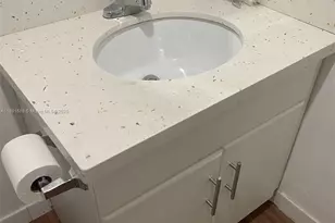 8515 Sunrise Lakes Blvd, Sunrise, FL 33322 - Photo 11