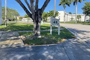 8515 Sunrise Lakes Blvd, Sunrise, FL 33322 - Photo 5