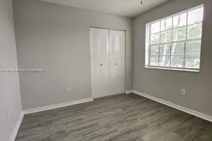 1024 S Independence Dr, Homestead, FL 33034 - Photo 9