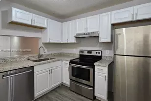 1024 S Independence Dr, Homestead, FL 33034 - Photo 11