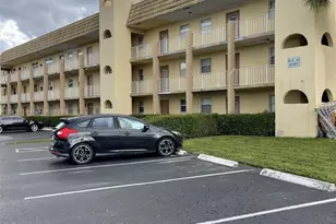 8285 Sunrise Lakes Blvd, Sunrise, FL 33322 - Photo 5