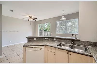 430 NE 21st Ave, Homestead, FL 33033 - Photo 3