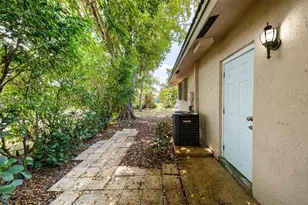 10840 NW 40th St, Coral Springs, FL 33065 - Photo 41