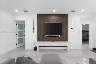 315 NW 106th St, Miami, FL 33150 - Photo 3