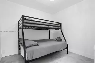 315 NW 106th St, Miami, FL 33150 - Photo 25