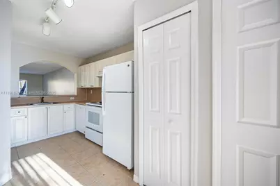 930 NE 33rd Ter #102, Homestead, FL 33033 - Photo 5