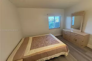 13700 SW 11th St, Pembroke Pines, FL 33027 - Photo 9