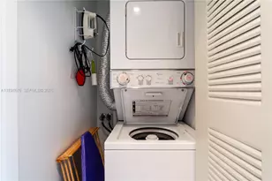 13700 SW 11th St, Pembroke Pines, FL 33027 - Photo 5