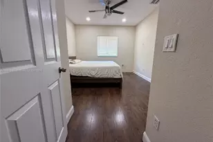 6580 Catalina Ln, Tamarac, FL 33321 - Photo 11