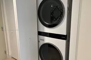 185 SW 7th St, Miami, FL 33130 - Photo 11