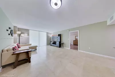 1200 Brickell Bay Dr #3506, Miami, FL 33131 - Photo 7