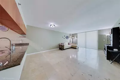 1200 Brickell Bay Dr #3506, Miami, FL 33131 - Photo 5