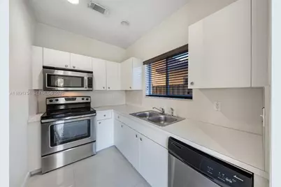 949 NE 41st Ave, Homestead, FL 33033 - Photo 23