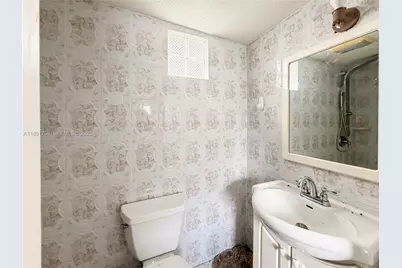 3201 NW 83rd St, Miami, FL 33147 - Photo 17