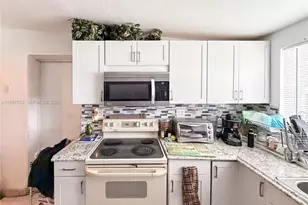 3201 NW 83rd St, Miami, FL 33147 - Photo 7