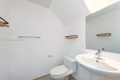 60 SW 13th St #2017, Miami, FL 33130 - Photo 11