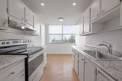 1300 NE Miami Gardens Dr #820E, Miami, FL 33179 - Photo 11