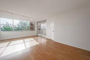 1300 NE Miami Gardens Dr, Miami, FL 33179 - Photo 1