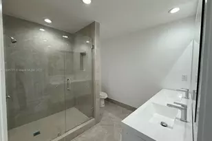 3030 NE 42nd St, Fort Lauderdale, FL 33308 - Photo 29