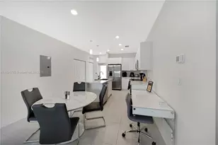 8167 NW 41st St, Doral, FL 33166 - Photo 9