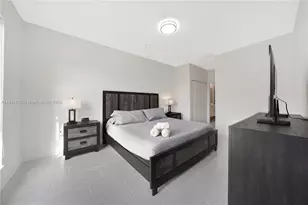 8167 NW 41st St, Doral, FL 33166 - Photo 11