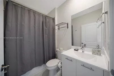 8167 NW 41st St #E-203, Doral, FL 33166 - Photo 23