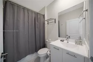 8167 NW 41st St, Doral, FL 33166 - Photo 23