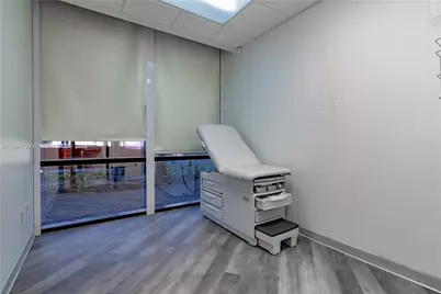 410 W 41st St #103, Miami Beach, FL 33140 - Photo 9