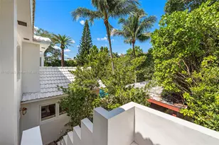 2701 N Bay Rd, Miami Beach, FL 33140 - Photo 35